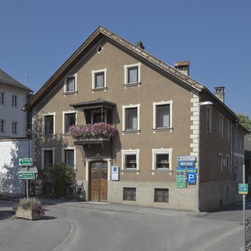 Rechtsanwalt Linser am Stadtplatz